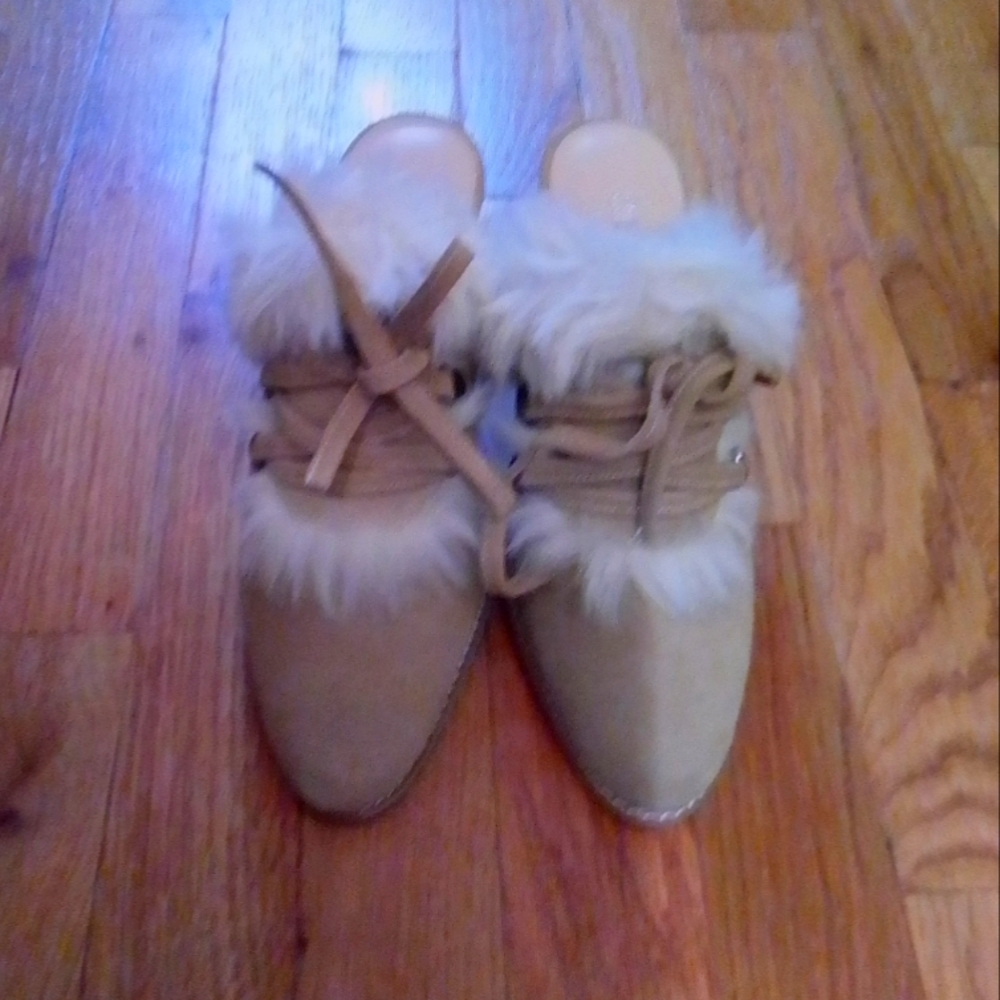 Women's shoes
